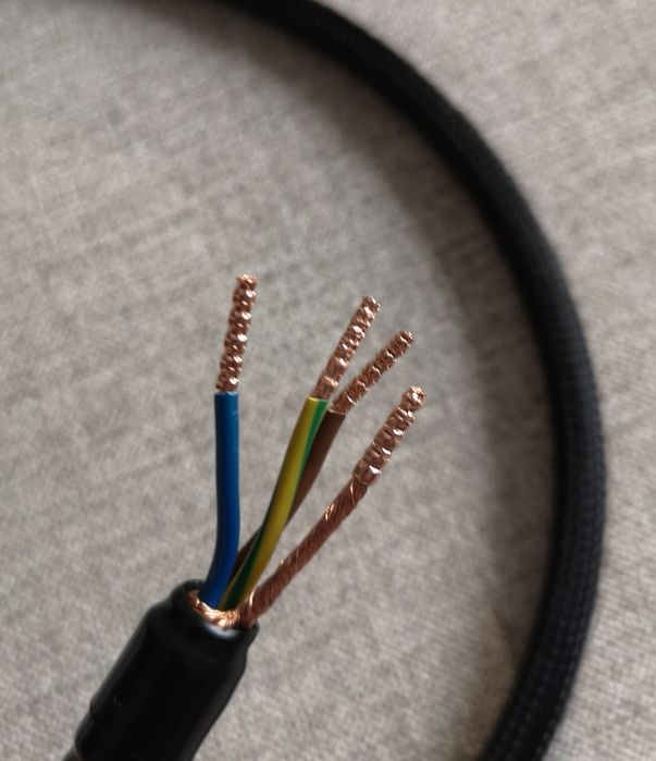 Kabel zasilający audio Melodika 3x2.5 mm dł 0.75 m. Wtyki kątowe.