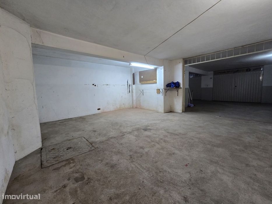 Alugo para Motas Garagem central Braga grande com 25m Quadrados