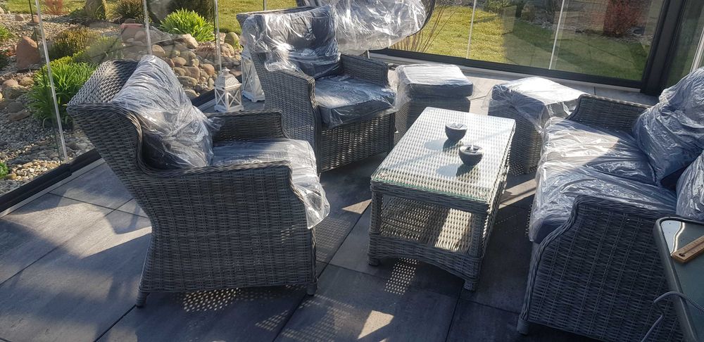 Zestaw mebli ogrodowych z technorattanu Trivento 2