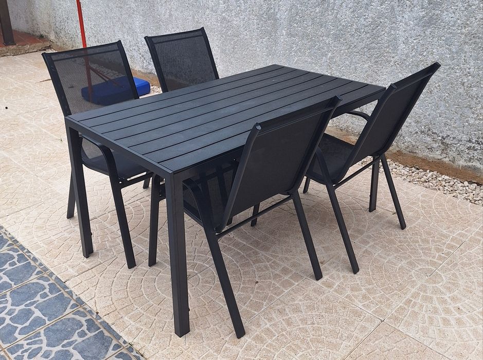 Mesa de Jardim e 4 cadeiras