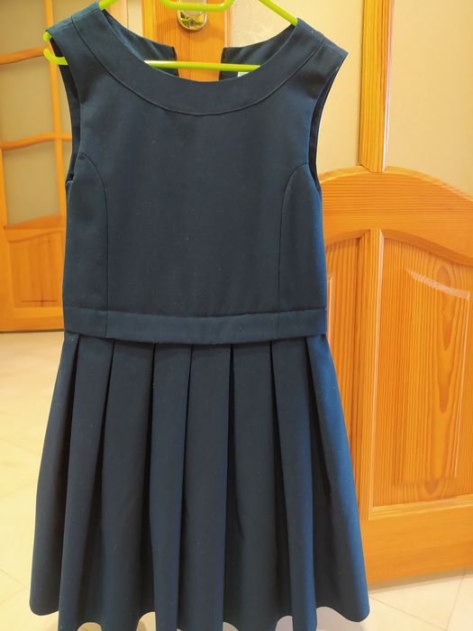 Продам школьный сарафан