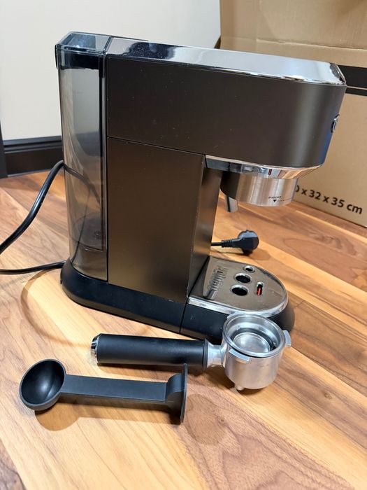 Ekspres kolbowy DeLonghi – sprawny, zadbany + akcesoria