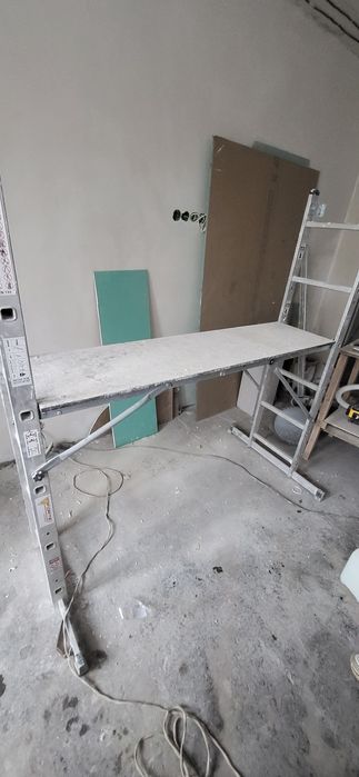 Строительная площадка, трансформер, помост, леса, лестница