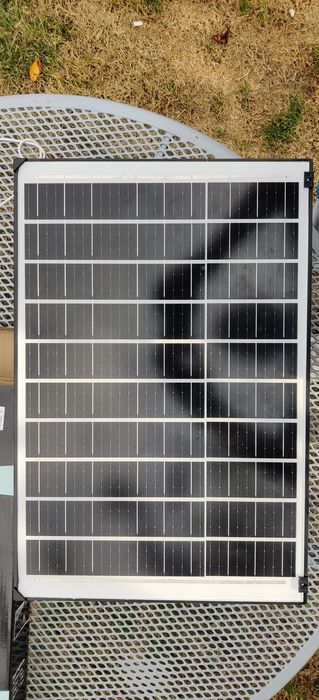 Lampa solarna LED z pilotem
