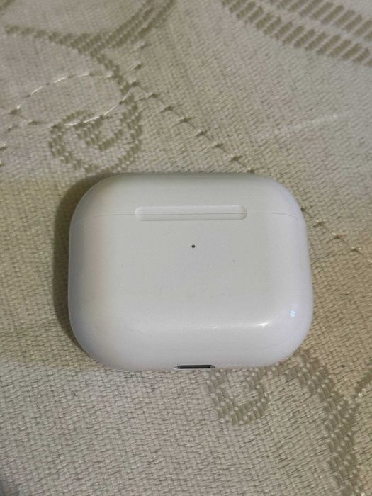 Оригінал Airpods 3 гарний стан