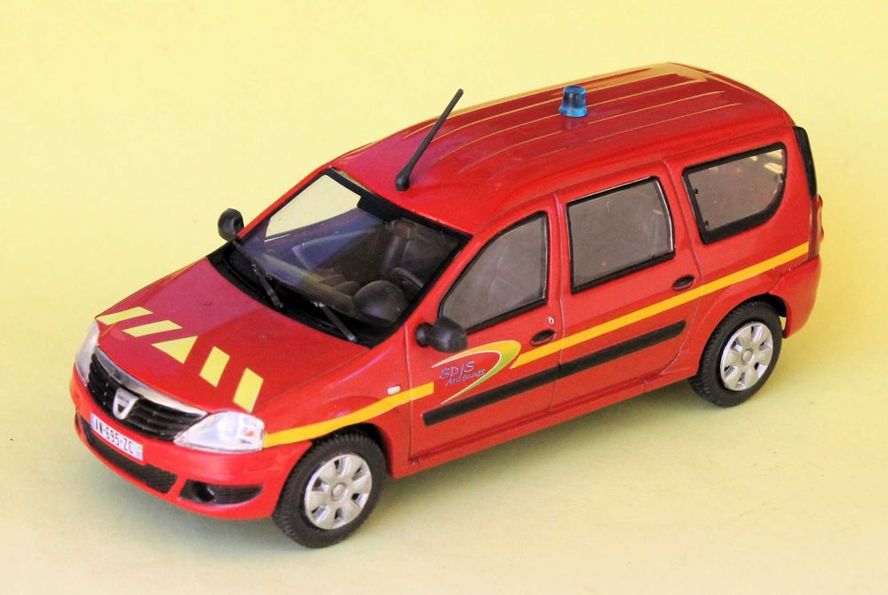 Dacia Logan MCV Bombeiros 1/43 Ixo em blister
