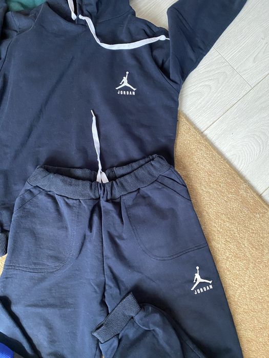 Оригінальні баєри кофти для хлопчика