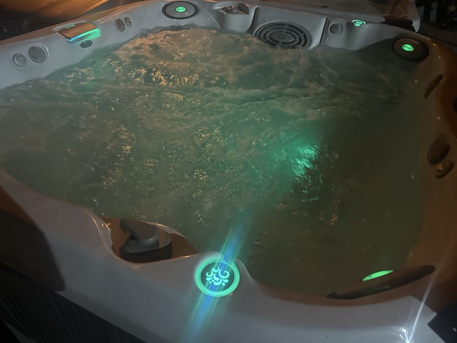 Amerykańskie jacuzzi JACUZZI J-365 7/8 osób 210x230