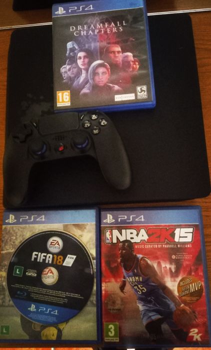Ps4 com jogos....