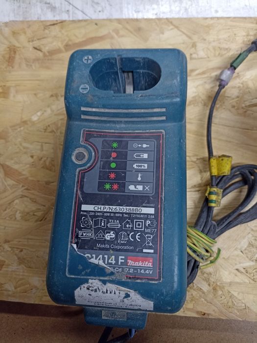 Ładowarka z baterią Makita starszego typu