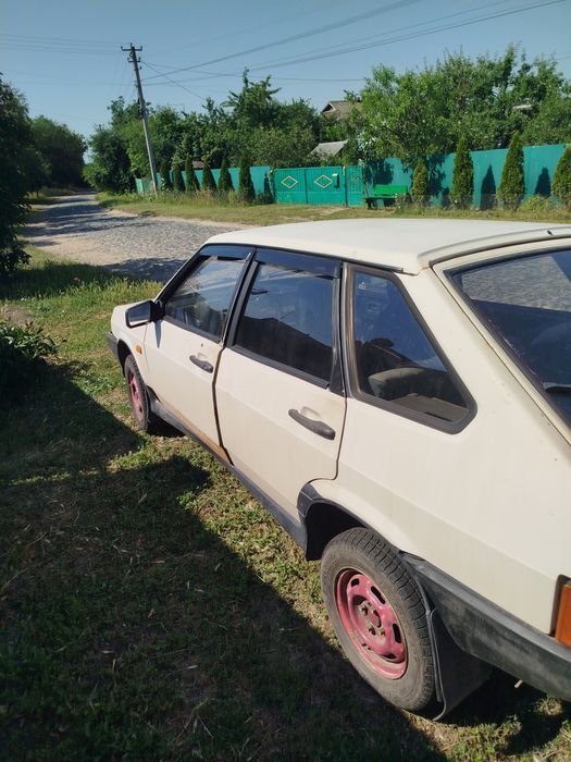 Ваз 2109 під реставрацію або запчастини
