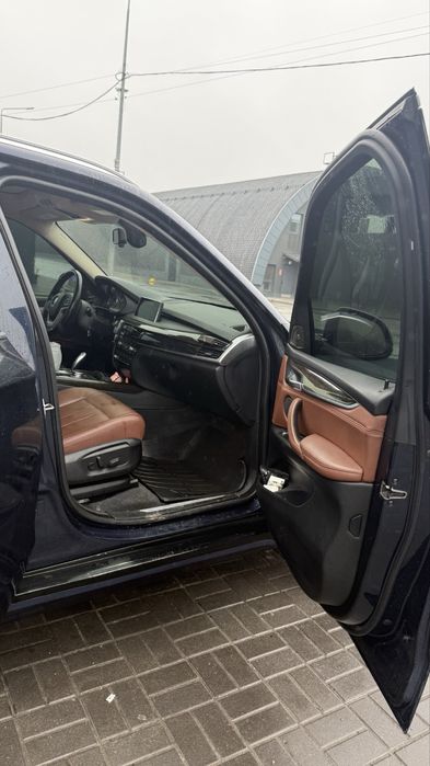 Продам срочно х5 2015 г 100 т пробег обмен