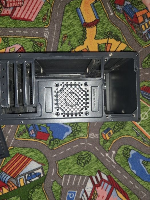 Компактний корпус Micro-ATX / Mini-ITX Expert PC