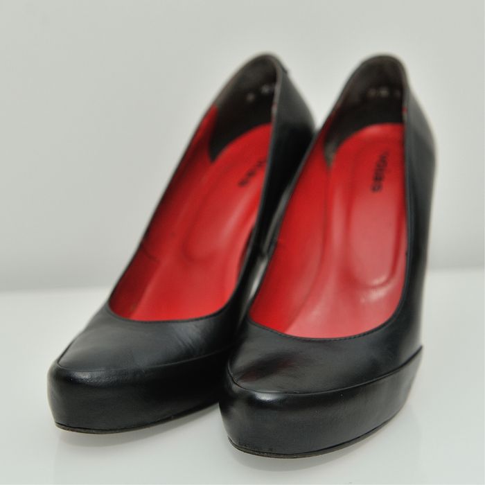 Idealne szpilki z czerwoną podeszwą - roz. 38 !! WOJAS !!