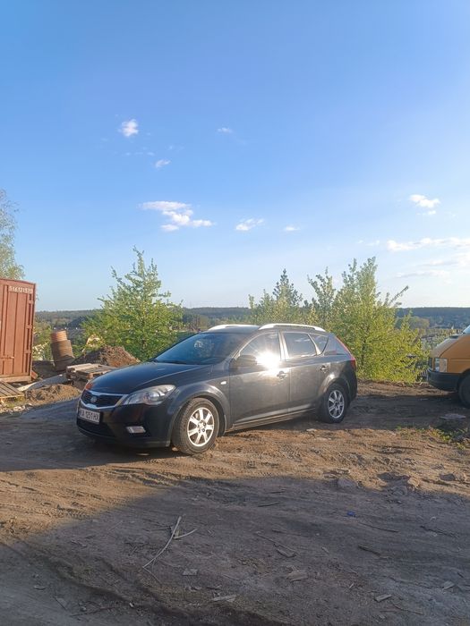 Продам автомобіль Kia ceed