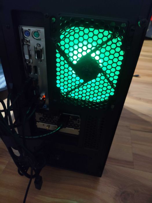 komputer gamingowy mysz+podkładka w zestawie