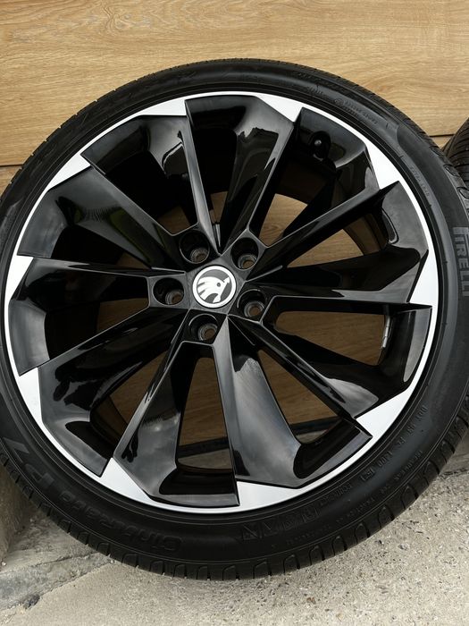 Felgi 19 5x112 Skoda SuperNova superB Octavia Seat VW *Pirelli