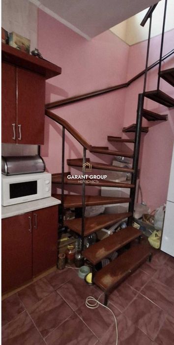 Продається двоповерховий будинок