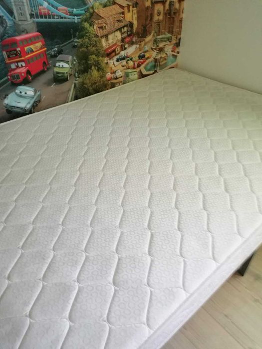 Colchao usado, em bom estado.
