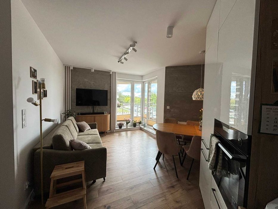2-pokojowe mieszkanie z salonem i aneksem kuchennym 46,55 m² – Olsztyn, ul. Poprzeczna, Osiedle Quatro, piwnica, miejsce w hali garażowej w cenie