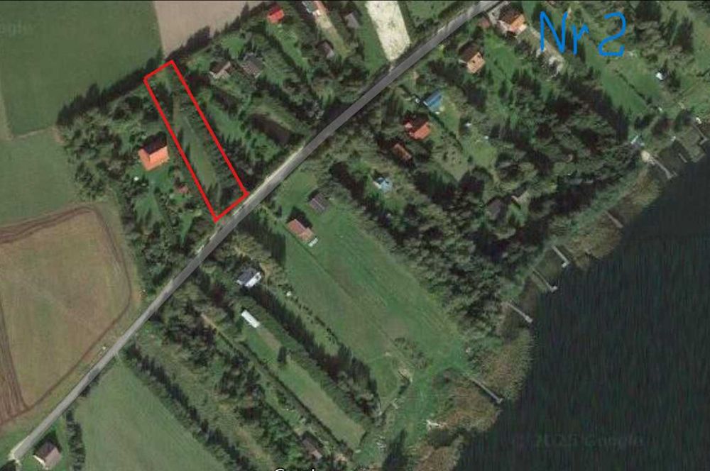 Działka nad jeziorem