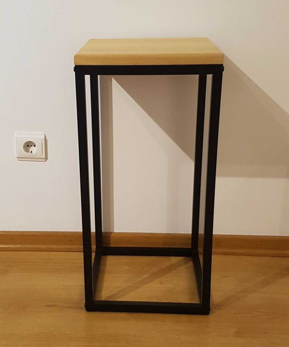 Mesa auxiliar de estilo nórdico