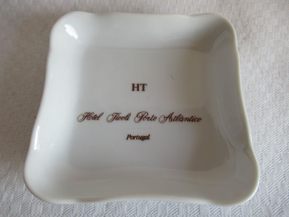 Cinzeiros vintage de hotel