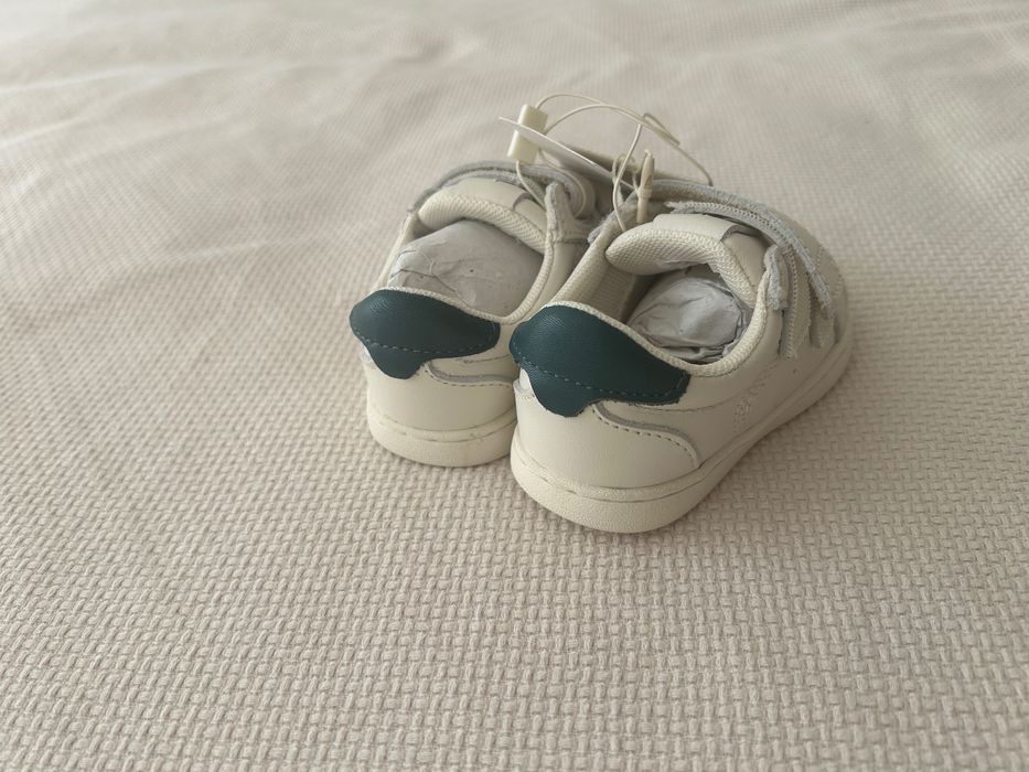 Sapatilhas Barefoot Zara tamanho 20