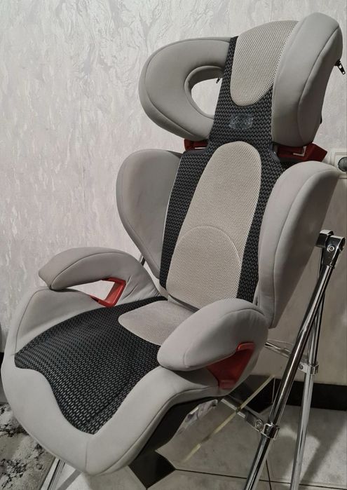 Продам детское автокресло  CHICCO 15-36кг в хорошем состоянии!