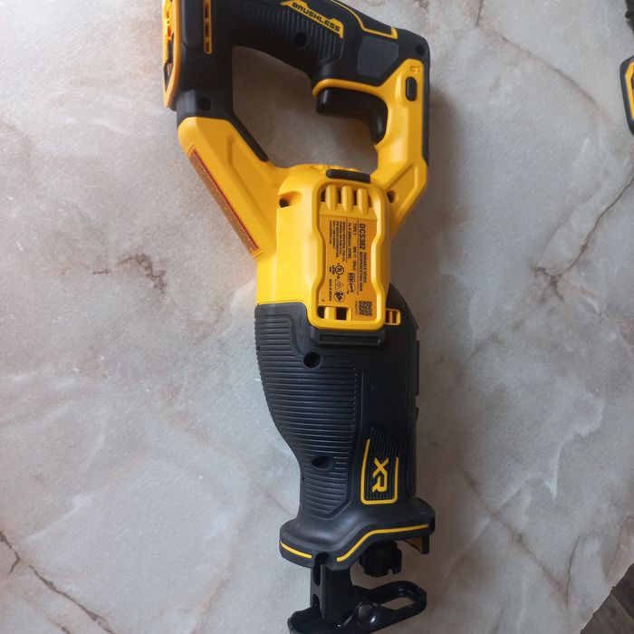 шабельна пилкаDCS382 20V