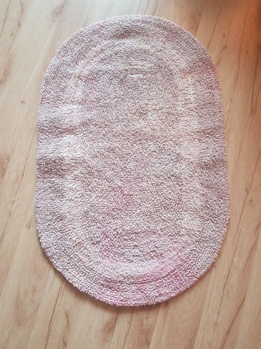 Dywanik ,chodnik z fabrycznymi przebarwieniami  77cm x 49cm