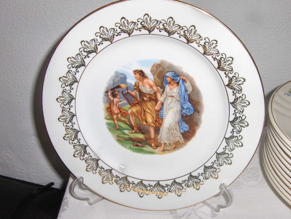 PRATOS e AZULEJOS, antigos, alguns pintados à mão