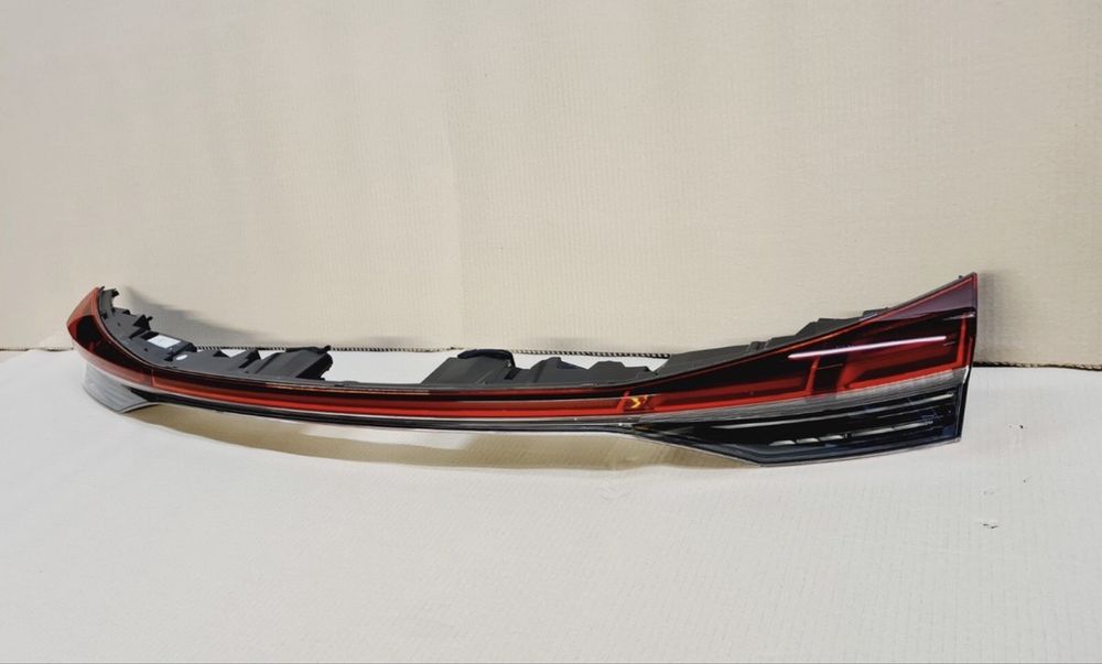 Luz traseira Audi Q4 etron Farol