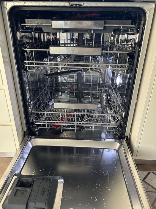 Máquina de lavar loiça AEG modelo FFB93700PM