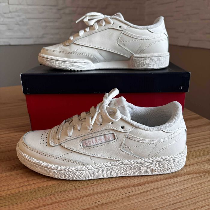 Buty damskie Reebok Club C 85 tennis białe z różowymi napisami