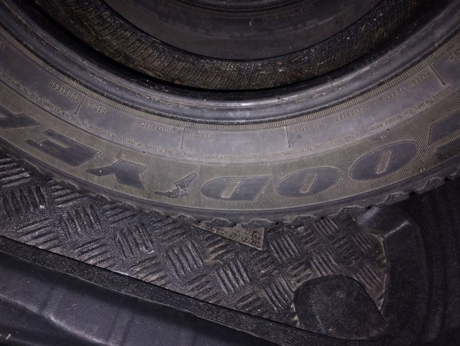 4 szt opon 225/65r17 Goodyear ,bieżnik 7,5mm