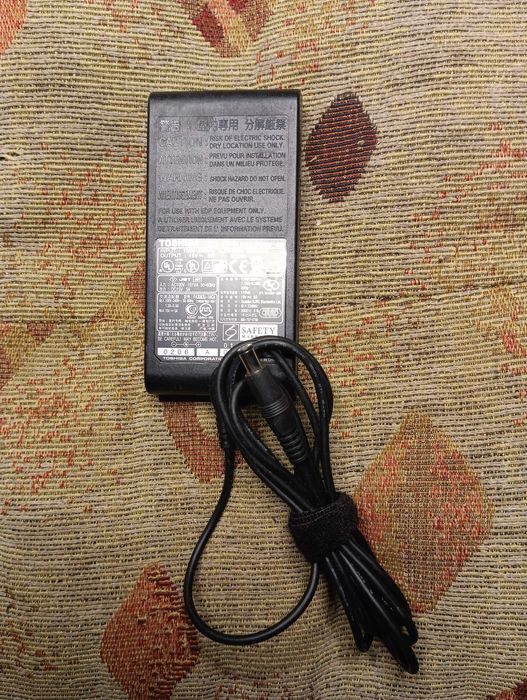 Блок живлення зарядне до ноутбука TOSHIBA 15V 5A (6.5×3.0mm)