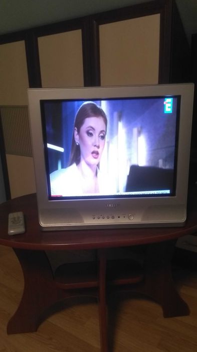 Телевізор Самсунг у доброму стані