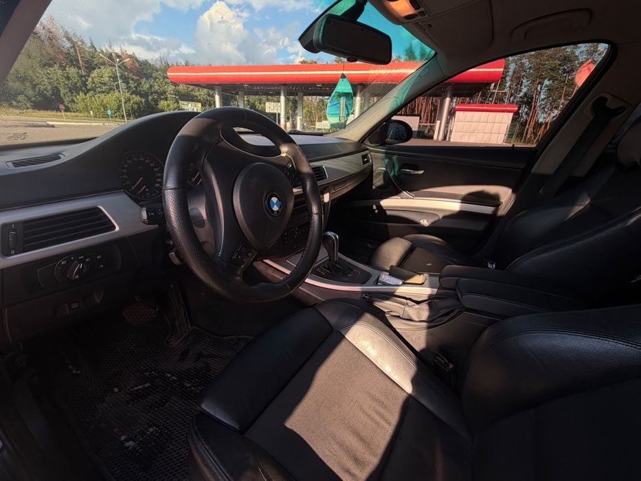 BMW E90 325xi седан автомат 2005