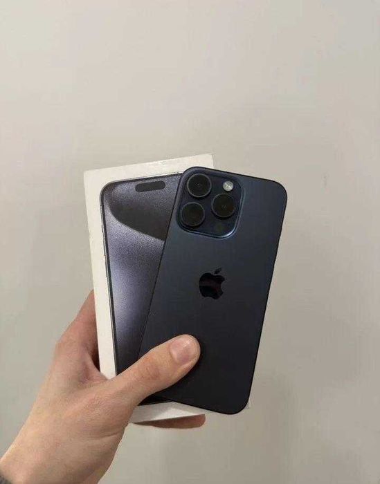 iPhone 15 Pro, 256 ГБ, SIM + eSIM