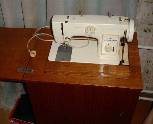 Швейна машина Чайка