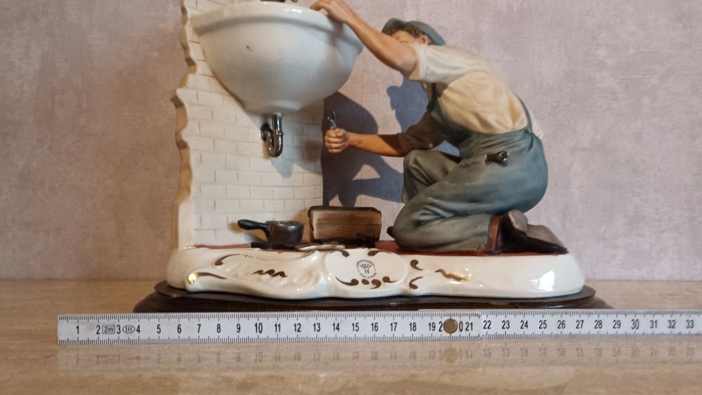 сантехник статуэтка Capodimonte Италия .