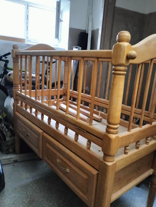 Дитяче ліжко дерев'яне