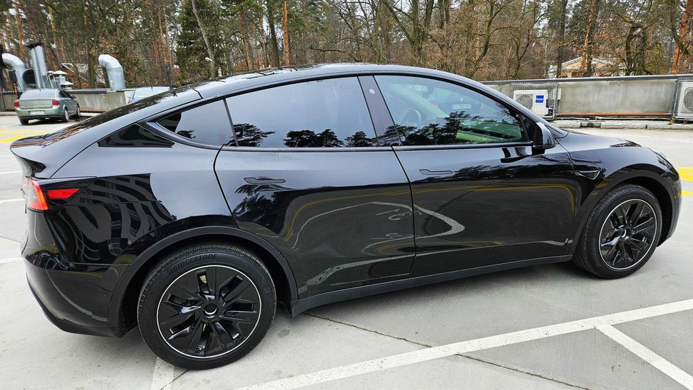 Tesla Model Y Long Range Dual Motor