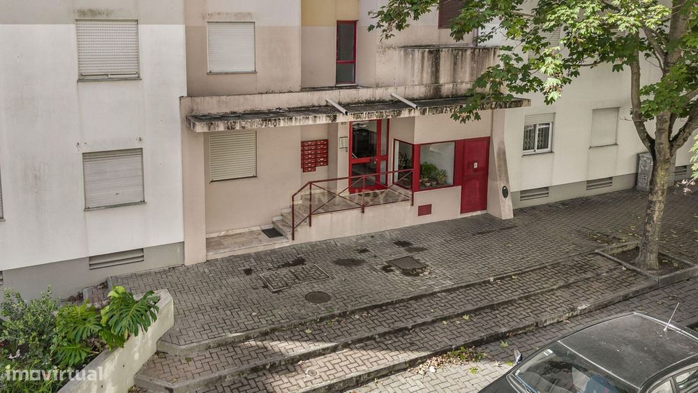 Apartamento T3 com parqueamento privativo (Monte da Caparica)
