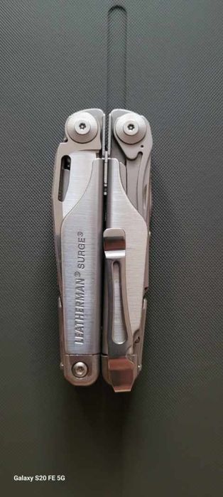 Multitool leatherman surge zestaw