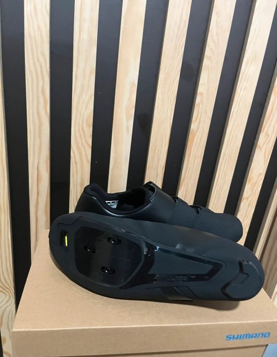 Sapatos Shimano RC1+ Cleats