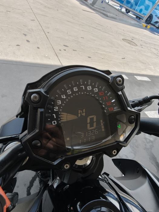 Kawasaki Z650 (2017) | 31.700 km | Muitos Extras | Pronta a andar