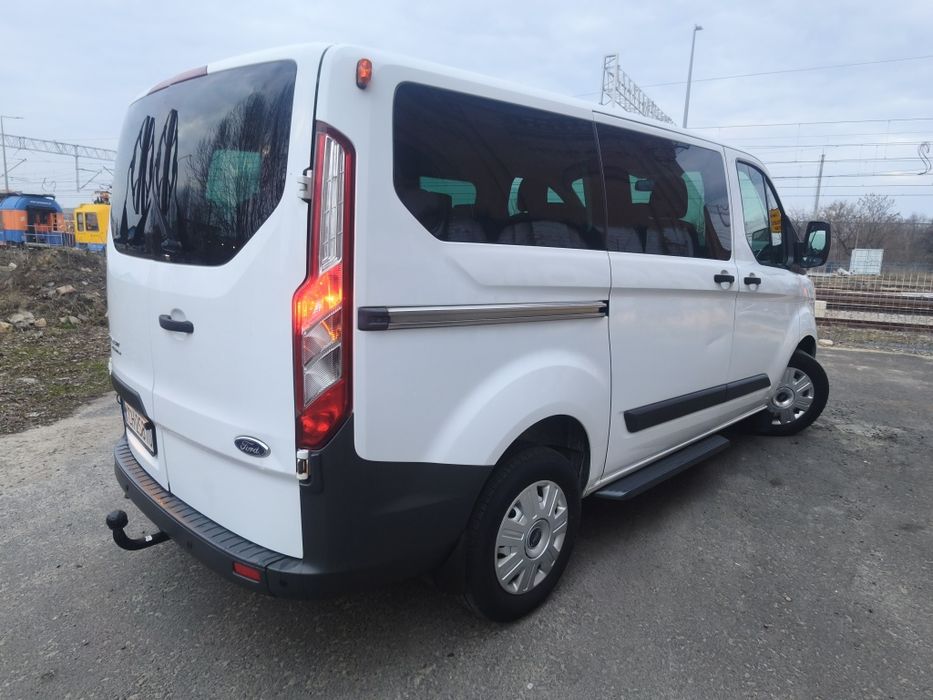 Ford Transit custom 2013 rok 9 osobowy stan bardzo dobry