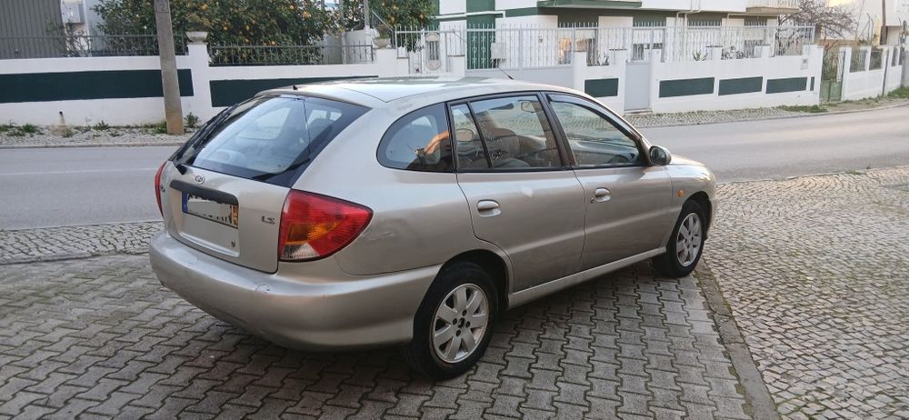 Kia rio impecável